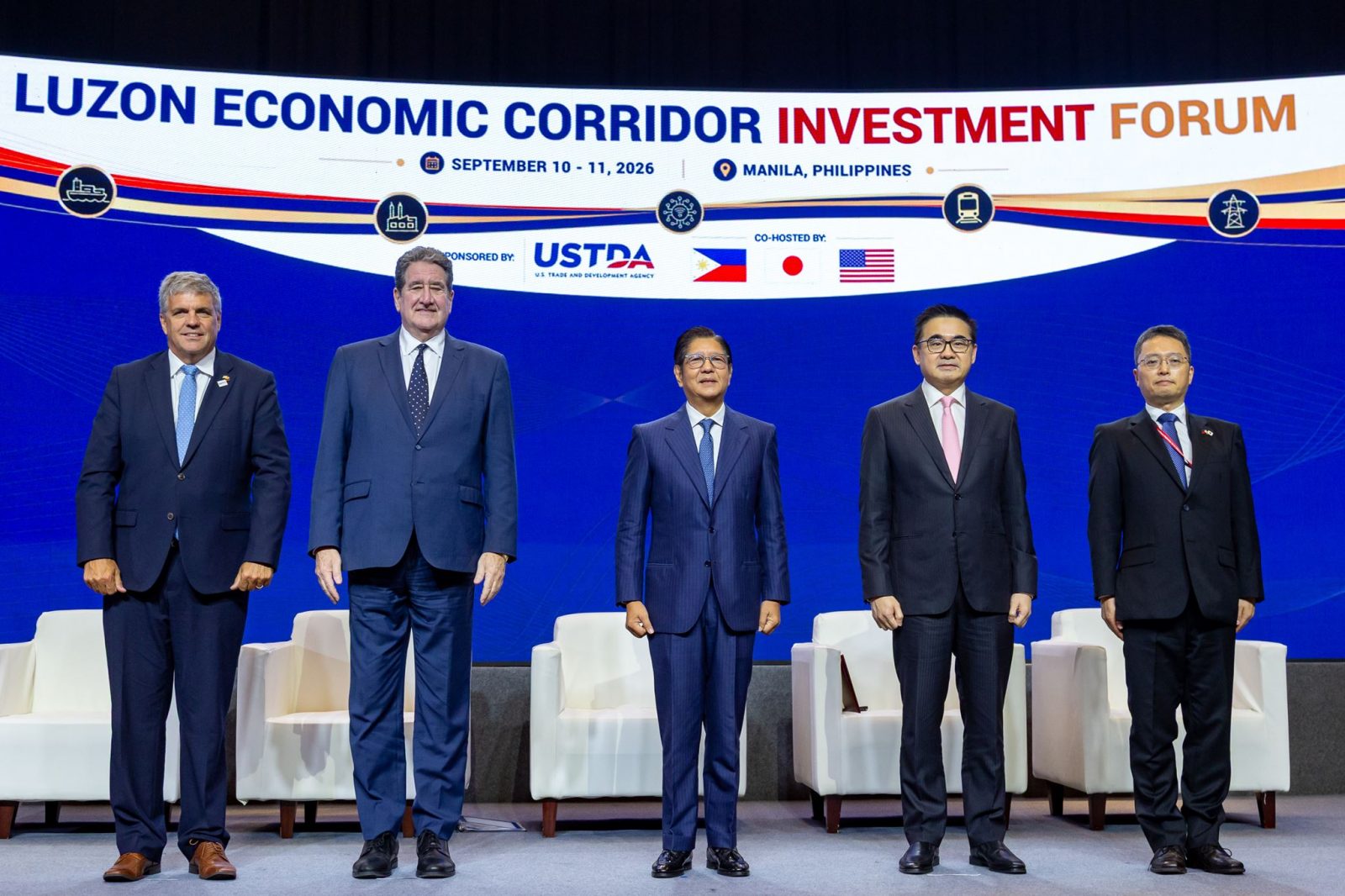 Group photo of keynote principals, including President Marcos, at the Luzon Economic Corridor Investment Forum