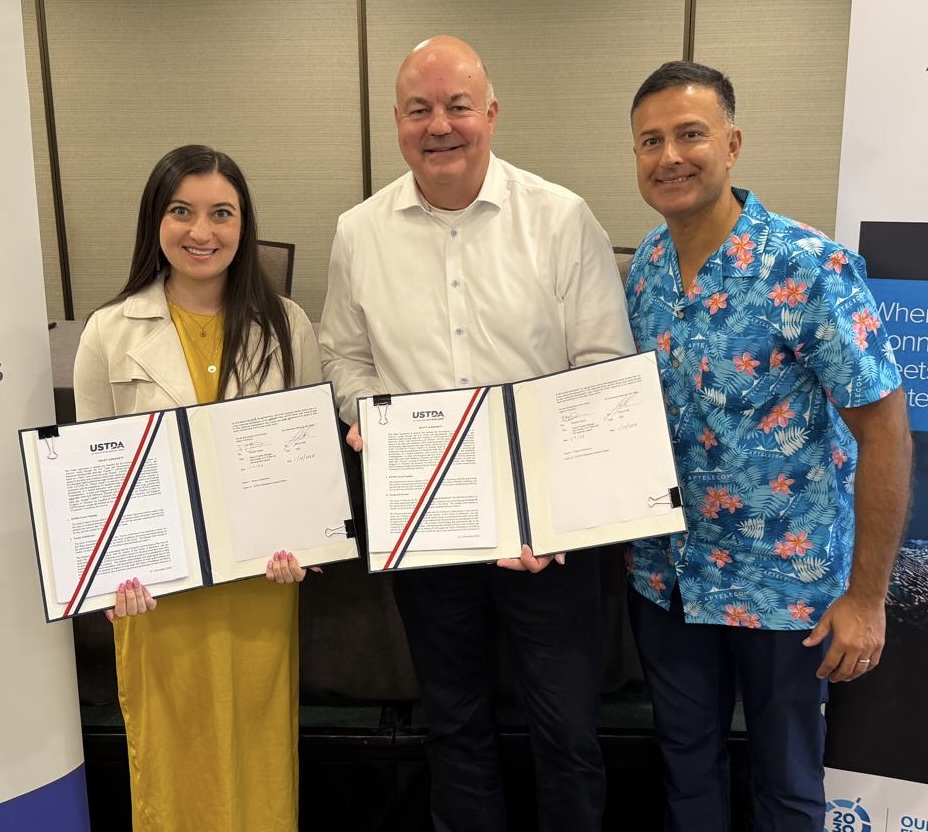 USTDA and grantee at the signing ceremony
