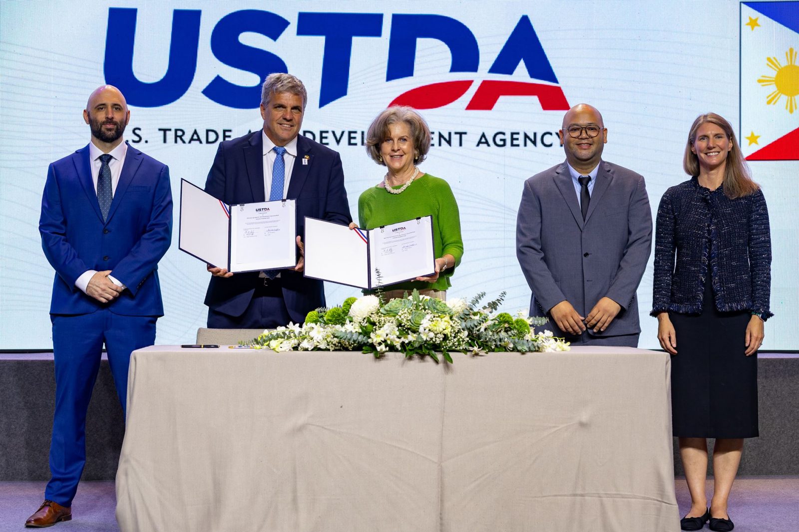 Image of the grant signing ceremony