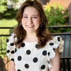 Grace Defoor headshot