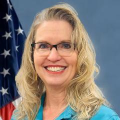 Laura Turk official portrait.