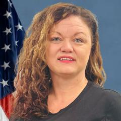 Libby Jarka official portrait.