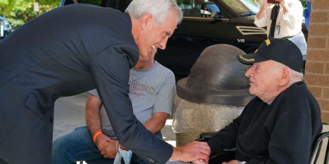 VA secretary greets Veteran